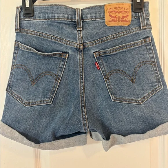 Levi's Wedgie Short 27 Light Blue Rolled Cuff Jean Shorts High Rise - Picture 2 of 5